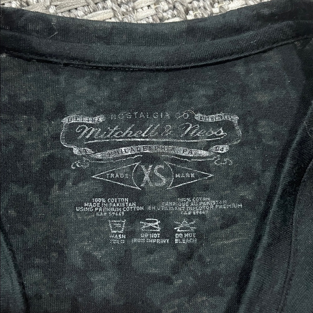 Mitchell & Ness | Toronto Raptors T-Shirt - Picture 4 of 9